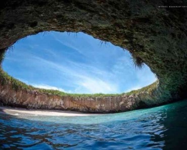 Amazing-Swimming-Pool-Spots-In-The-World